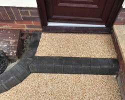 Expert resin driveway installation in Newton Abbot by Stone Mark Contractors. High-quality resin driveway in Newton Abbot, Devon, professionally installed by Stone Mark Contractors for long-lasting use and visual appeal.