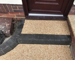Expert resin driveway installation in Newton Abbot by Stone Mark Contractors. High-quality resin driveway in Newton Abbot, Devon, professionally installed by Stone Mark Contractors for long-lasting use and visual appeal.