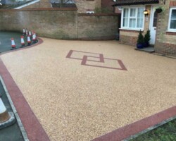 Smooth and stylish resin driveways in Plymouth & Exeter by Stone Mark Contractors. Premium resin driveway installed by Stone Mark Contractors in Plymouth and Exeter, Devon, offering style, durability, and expert workmanship.