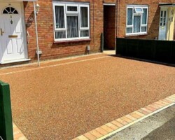 resin driveway Plymouth, exter and Newton Abbot Resin Drives expertly installed, get a free quote today