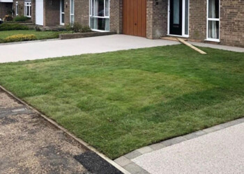 Professional landscaping in Newton Abbot by Stone Mark Contractors. Expertly designed garden landscaping by Stone Mark Contractors in Newton Abbot, Devon, enhancing outdoor beauty and usability.